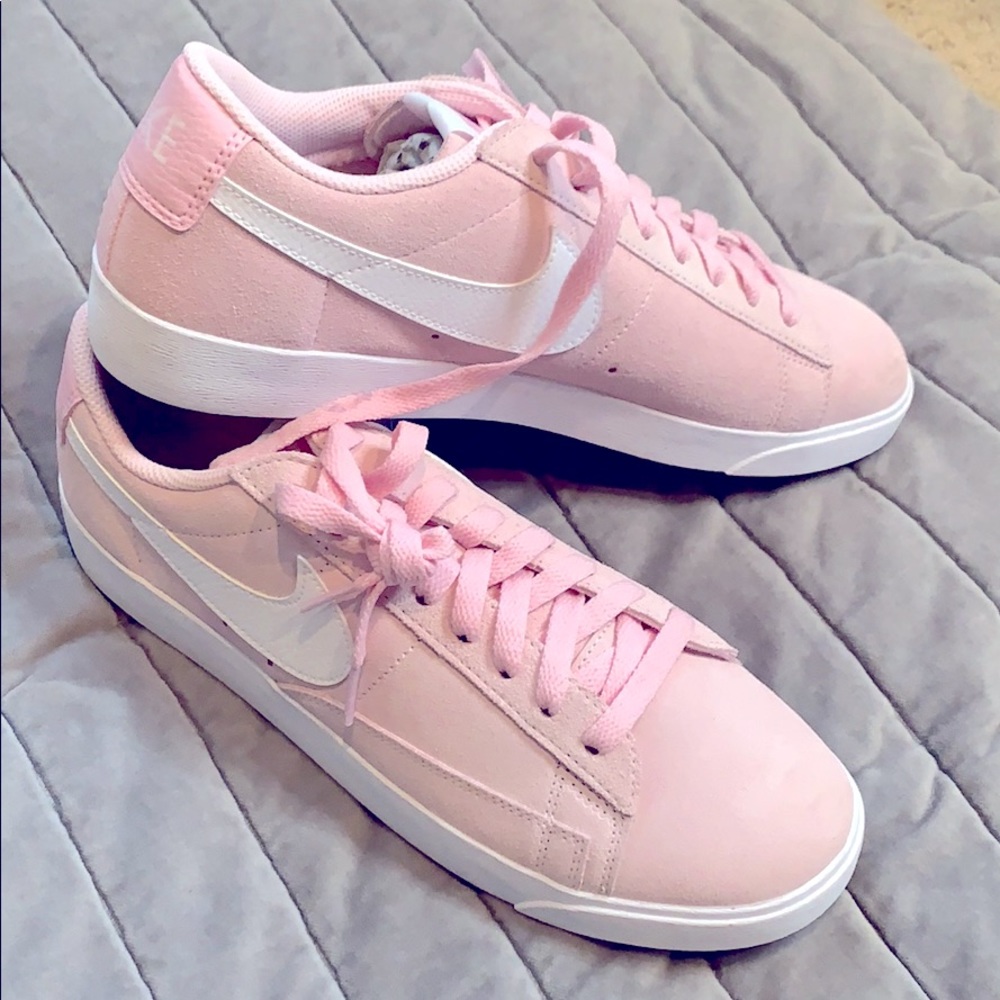 Nike Blazer Low Women’s Pink Sneaker, Size 10